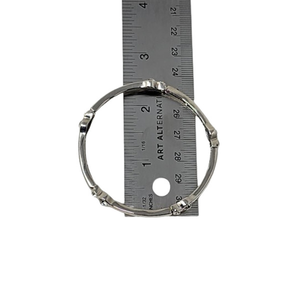 Lia Sophia - Beautiful Shiny Silver Stretch Bracelet with Cut Crystals "Flirty" - Picture 7 of 7